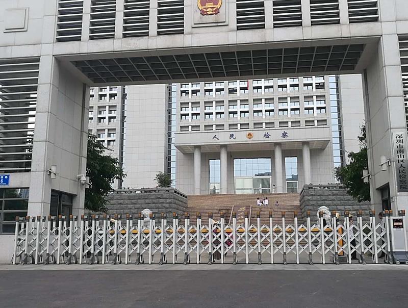 政府伸缩门案例