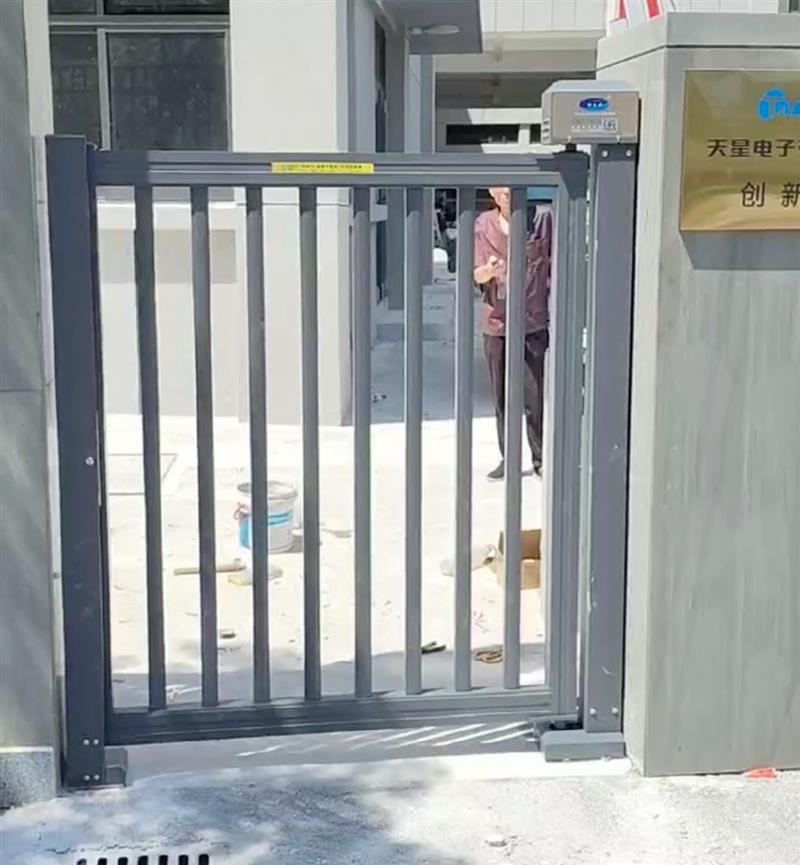 通道小门